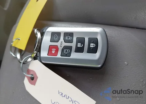 2019 Toyota Sienna Xle 8 Passenger from USA, damaged, VIN 5TDYZ3DC2KS018742